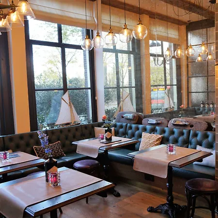 The Hendrick's فندق